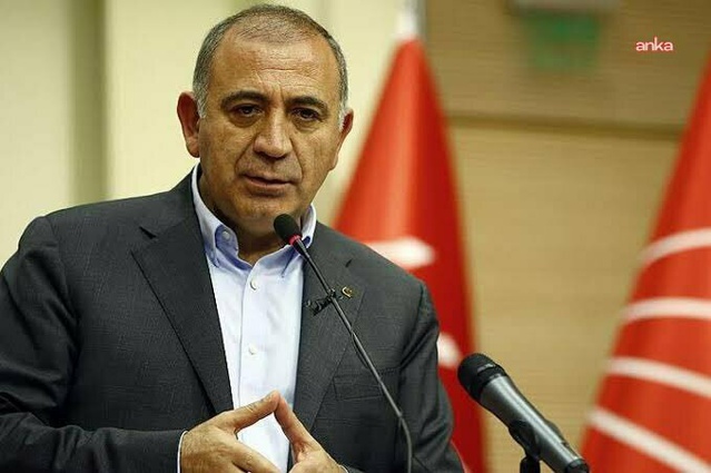 Gürsel Tekin, sosyal medyada yolsuzlukta siyasi aidiyete göre tutuma karşı çıktı