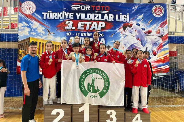 Sivaslı karateciler Ankara'daki Yıldızlar Karate Ligi 3. etabında 17 madalyayla döndü
