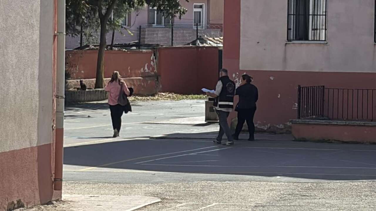 Okula silah getiren öğrenci yakalandı!