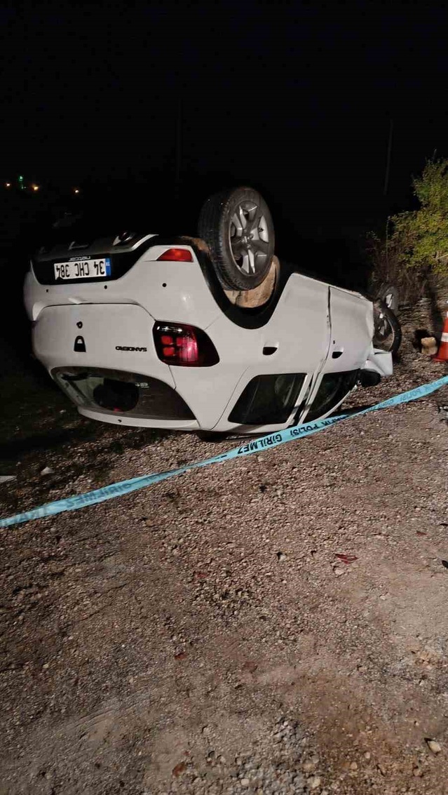 Kastamonu Seydiler'de şarampole takla atan otomobilin sürücüsü hastaneye kaldırıldı