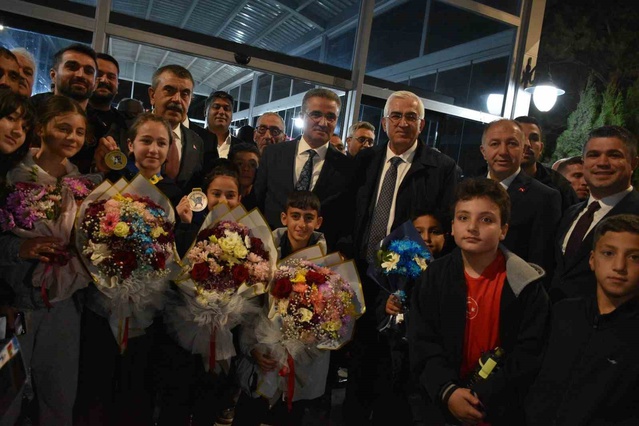 Balkan judo şampiyonları Erzurum'da Bakan Tekin'in de katıldığı törenle karşılandı