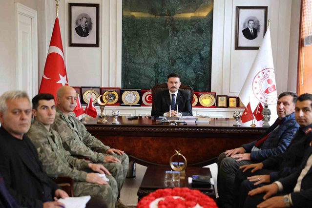 Gökçeada'da 29 Ekim kutlama komitesi Kaymakam Acar başkanlığında toplandı