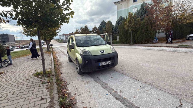 Eskişehir Tepebaşı'nda polisten kaçan ehliyetsiz sürücüye 297 bin TL ceza kesildi