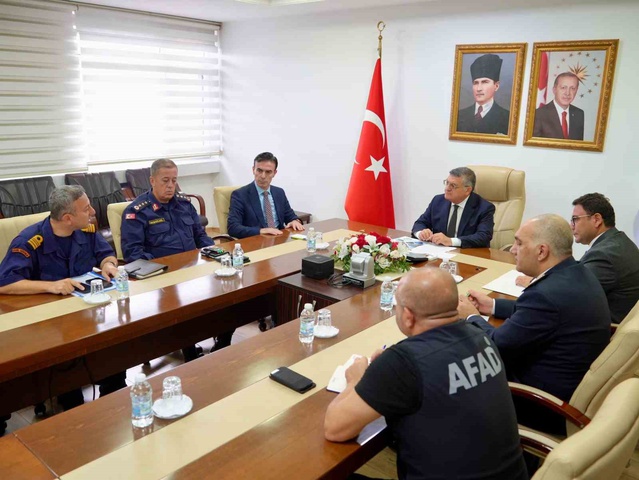 Sinop Valisi Özarslan, kaybolan polis için tüm imkanların seferber edildiğini söyledi