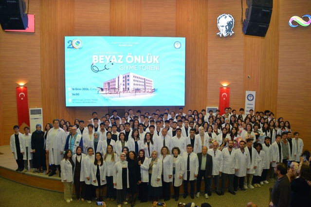 KAEÜ Tıp Fakültesinde beyaz önlük töreni yapıldı, Dekan Güneş boykot çağrısı yaptı