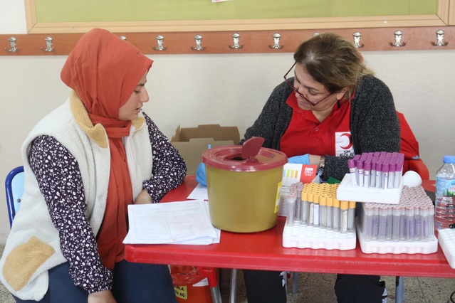 Çivril'de İsmail Özcan İlkokulu velileri kan bağışıyla 100 üniteye ulaştı