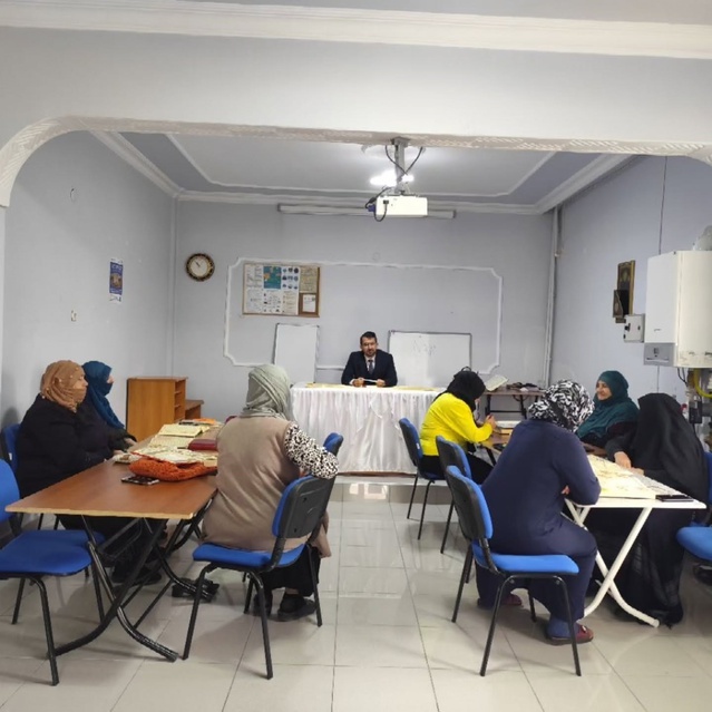 Bayburt Aydıntepe'de Müftü Koyuncu, kadın kursiyerlerin taleplerini dinledi