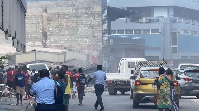 Vanuatu'da 6,9 ve 6,3 büyüklüğünde iki deprem sonrası tsunami uyarısı yayımlandı