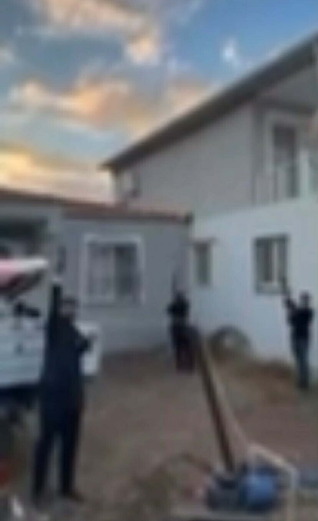 Foça'daki düğünde silah sıkılan görüntüler sonrası 7 tutuklama: Aramalarda tabanca, tüfek ve pala bulundu