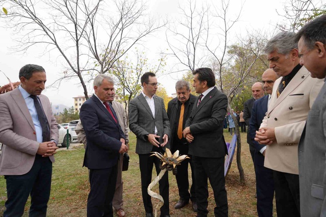 Erzurum'da güzel sanatlar lisesinde depolardaki eserlerle sanat bahçesi açıldı