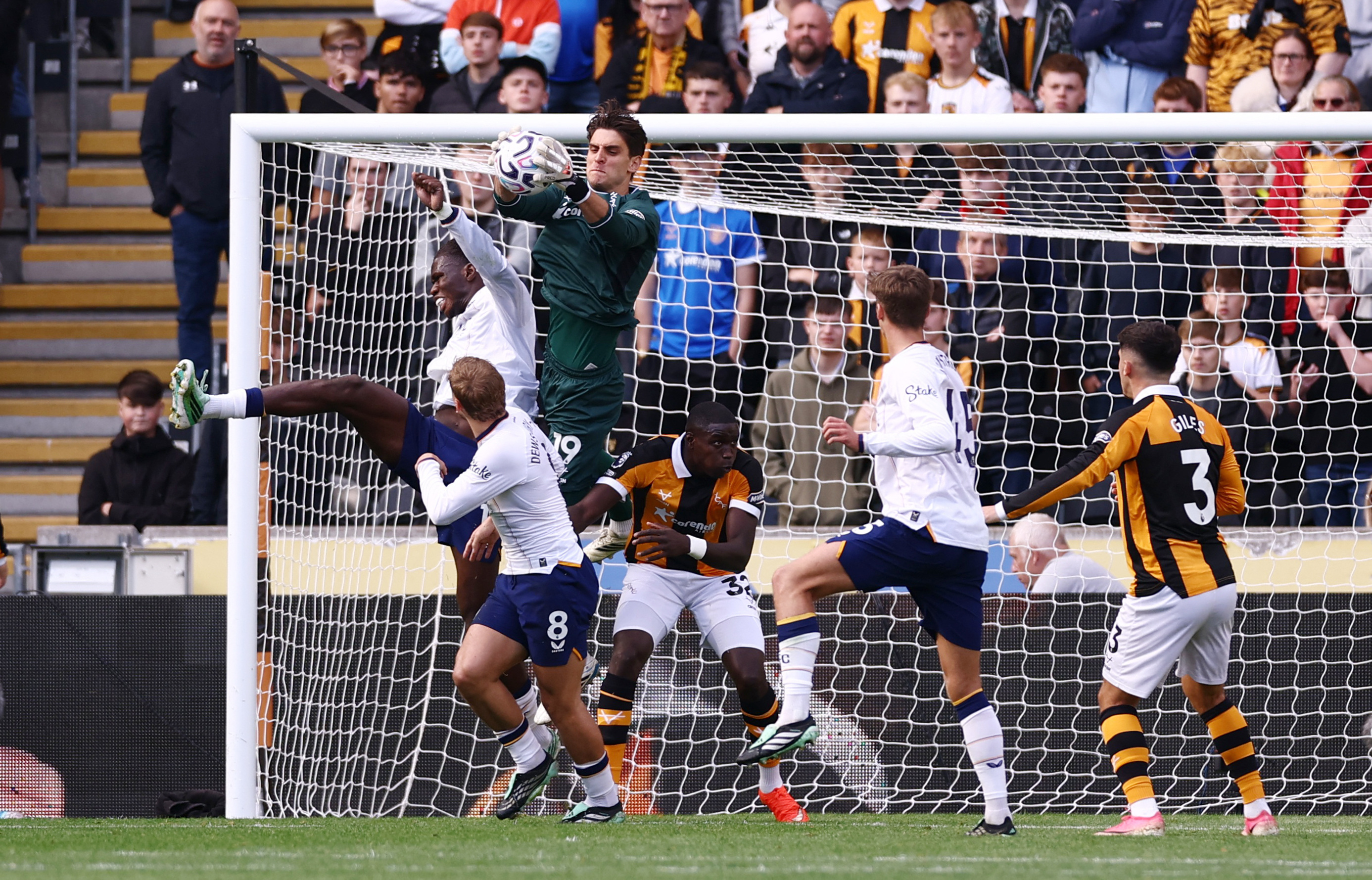 Hull City, gol düellosunda Everton'la yenişemedi. Sahasında yine kaybetmedi