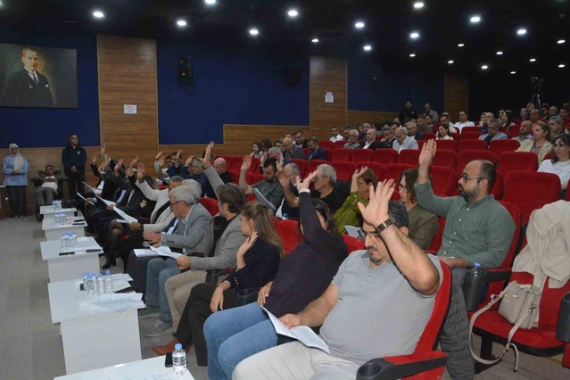 Aliağa Belediyesi'nde teşkilat değişti, yeni müdürlükler kuruldu, üç müdürlük kapatıldı