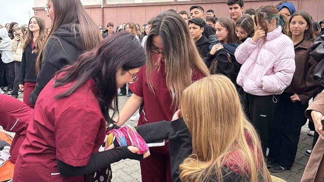 Kütahya Tavşanlı'da deprem tatbikatında okul 2 dakika 40 saniyede boşaltıldı