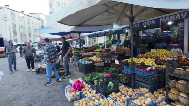 Iğdır'da manav ve üreticiler belediyeden 15 günlük geçici satış izni istedi