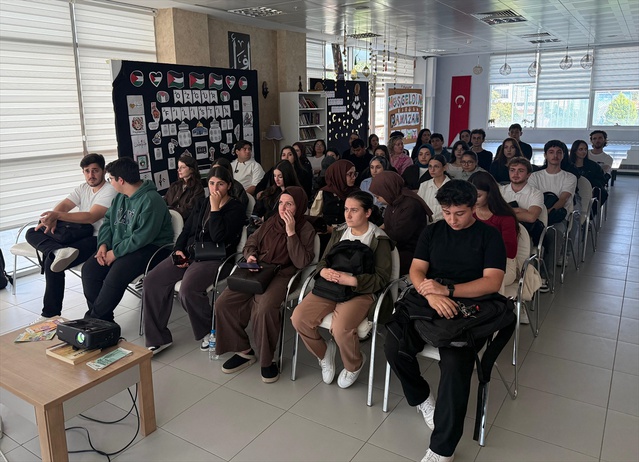 OMÜ Bafra MYO'da 50 öğrenciye yapay zeka okuryazarlığı eğitimi verildi
