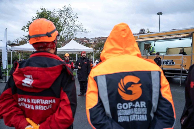 Gaziosmanpaşa'da 7.0'lık deprem senaryosuyla barınma tatbikatı yapıldı