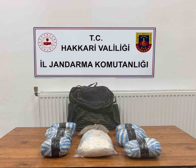 Hakkari Şemdinli'de jandarma aramasında 7 kilo 635 gram eroin ele geçirildi