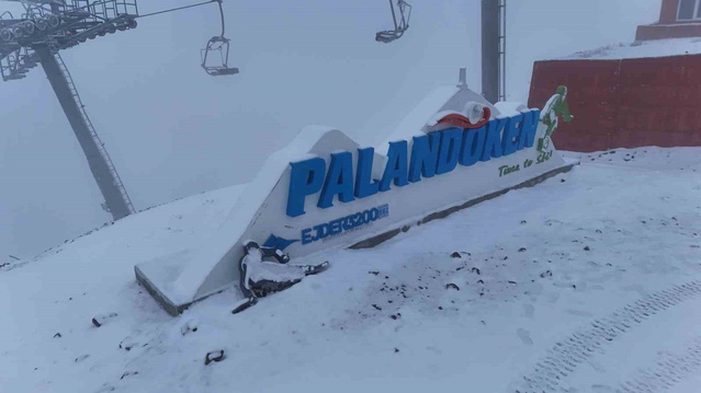 Erzurum Palandöken'de kar zirveyi beyaza bürüdü, kalınlık 10 santimetreye ulaştı