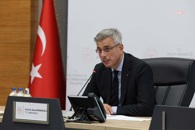 Bakan Memişoğlu Soma'daki göçükte 1 kişinin öldüğünü, 2 kişinin iyi olduğunu bildirdi