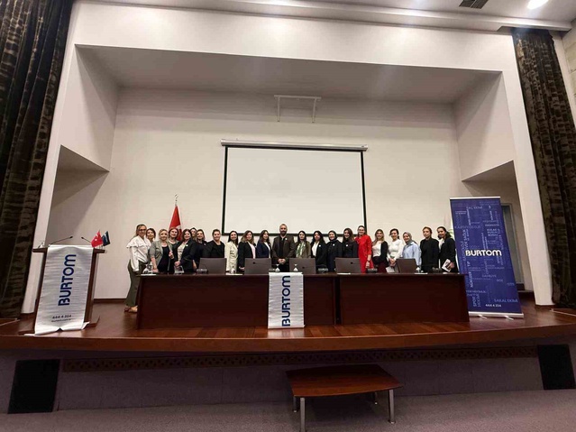 Op. Dr. Fakıoğlu, UİB personeline meme kanserinde erken teşhisin önemini anlattı