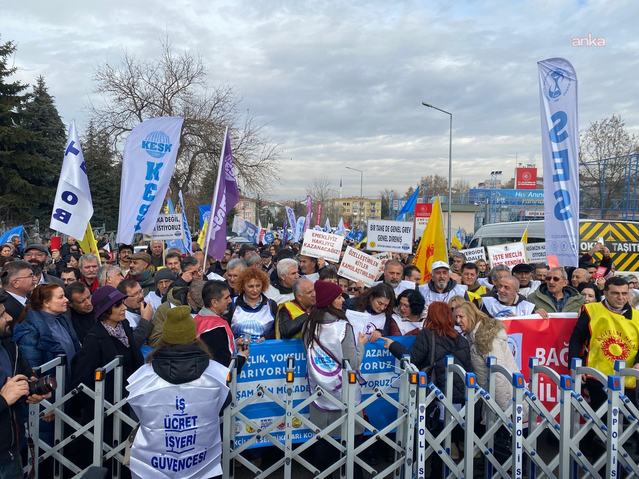 KESK, 1,5 milyon yurttaşın mağdur edildiği borsa-fon vurgunu için hesap sordu