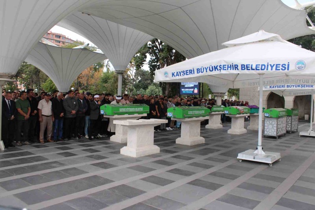 Kayseri'de ceviz ağacından düşen 56 yaşındaki öğretmen hastanede hayatını kaybetti