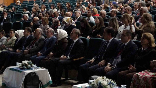 Kars'ta 13. Çocuk ve Gençlik Edebiyatı Sempozyumu rektörleri ağırladı