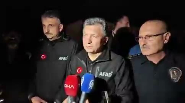 Antalya Kepez'deki hortumda iki konteyner parçalandı, 4 işçi yaşamını yitirdi
