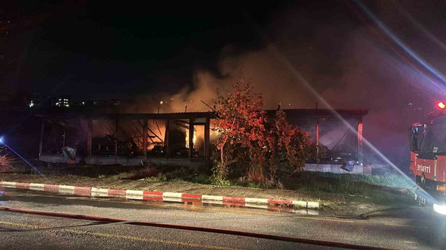 Yalova Kadıköy'deki mobilya imalathanesi yangınında can kaybı yaşanmadı