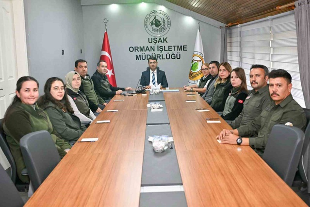 Uşak Valisi Kartal, orman ve doğa koruma müdürlüklerini ziyaret edip bilgi aldı