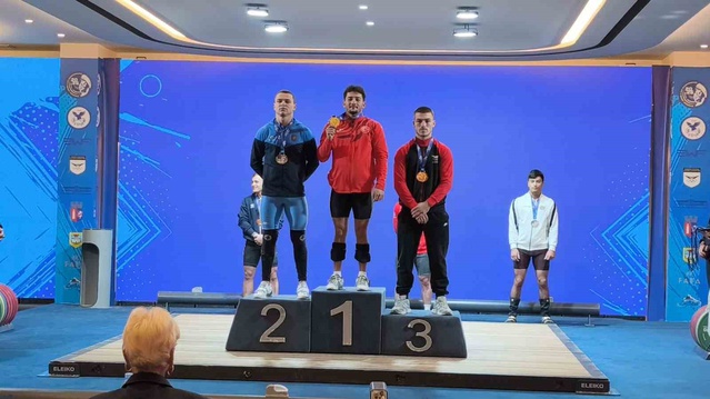 Yılmaz silkmede Avrupa rekoru kırdı, BARÜ'lü sporcular 5 madalyayla döndü
