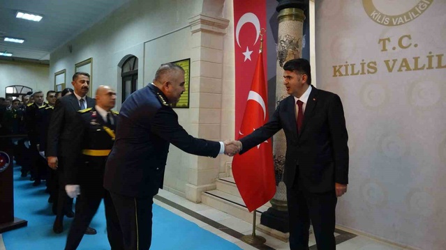Kilis Valisi Kalaylı, 103. yıl töreninde Cumhuriyet Bayramı tebriklerini kabul etti