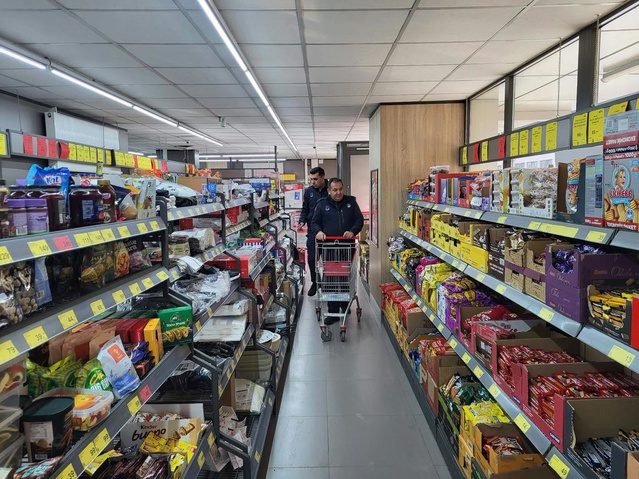 Erzincan Belediyesi 137 marketi denetledi, 4 işletmeye işlem başlattı