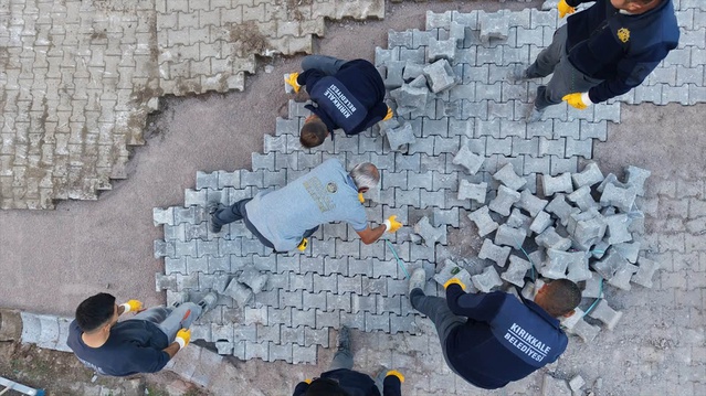Kırıkkale Belediye Başkanı Önal, Yeni Mahalle'de asfalt tamirinin sürdüğünü açıkladı