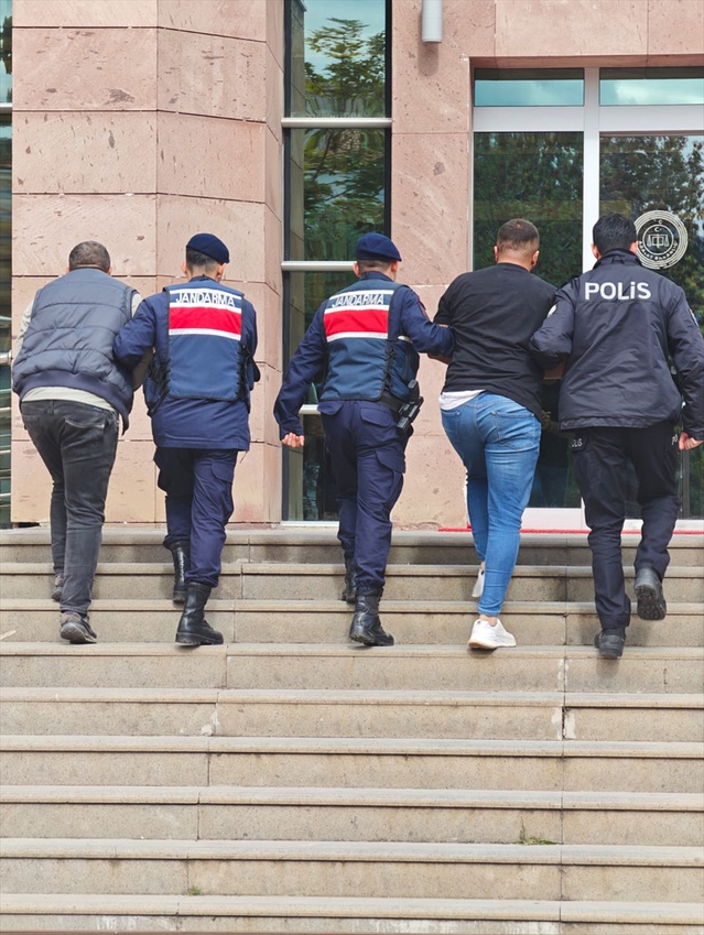 Çorum Dodurga'da uyuşturucu operasyonunda 2 kişi gözaltına alındı, biri tutuklandı