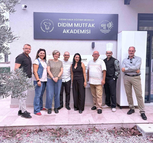 Didim'de Türk ve Fransız öğrenciler sıfır atık prensibiyle yemek hazırladı