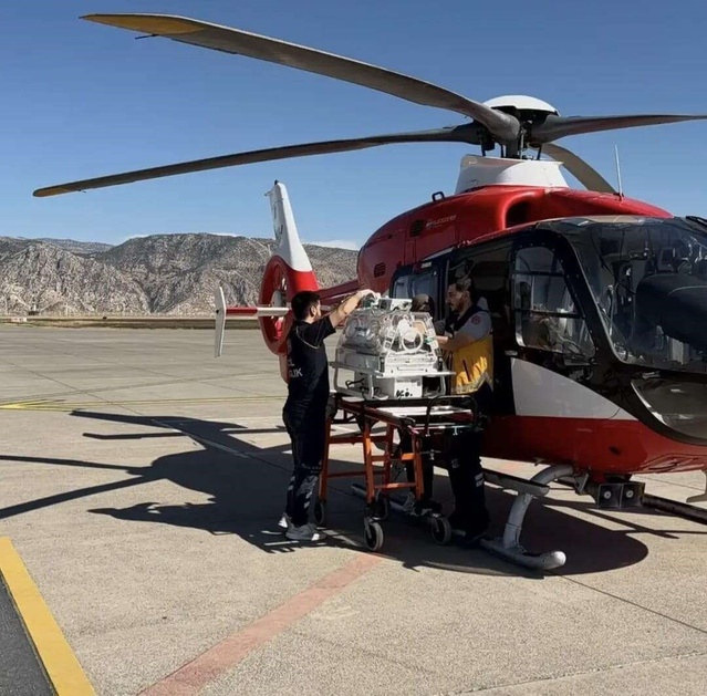 Silopi'den Elazığ'a helikopter ambulansla sevk edilen bebek tedaviye alındı