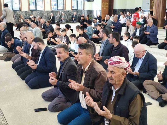 Hakkari'de hatim ve mevlit programında vefat eden din görevlileri anıldı