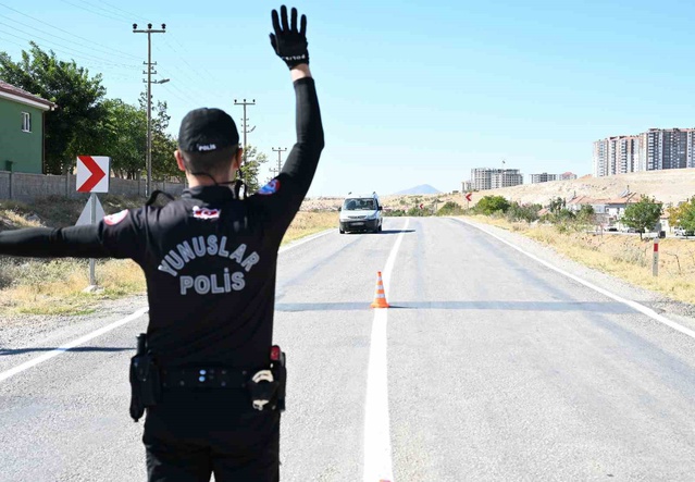 Karaman'da 3 bin 358 kişinin GBT'si sorgulandı, aranan 22 kişiden 13'ü tutuklandı