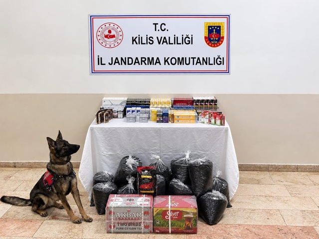 Kilis'te ev ve iş yerinde adli aramada 750 paket bandrolsüz sigara ele geçirildi