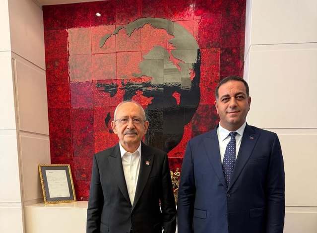 CHP lideri Kılıçdaroğlu, Narlıdere Belediye Başkanı Uzun'u genel merkezde kabul etti