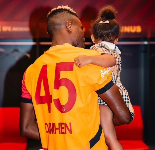 Galatasaray, Osimhen'in kızı Liora Audrey'in doğumu için tebrik mesajı yayımladı