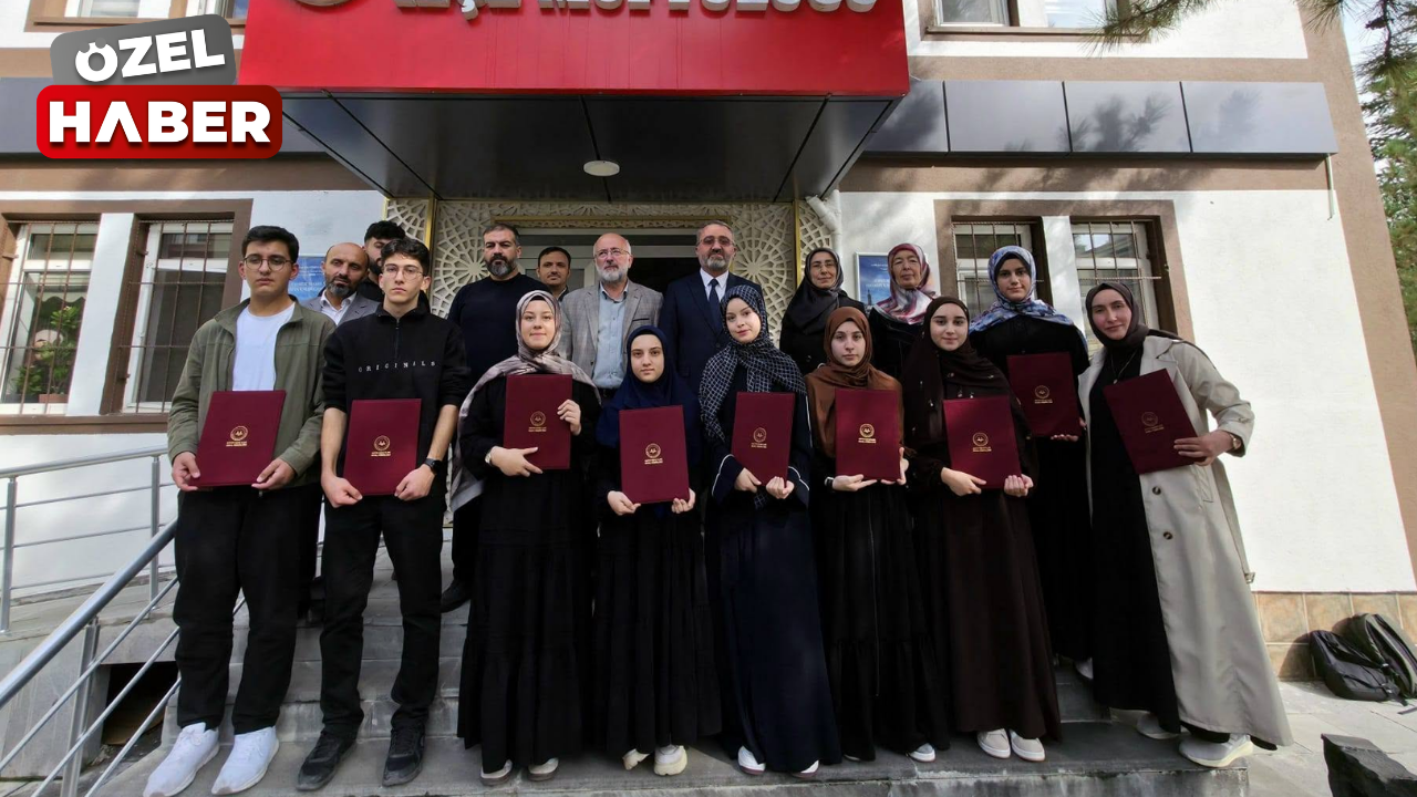 Polatlı’da hafızlık sevinci: Öğrenciler icazet belgelerini aldı