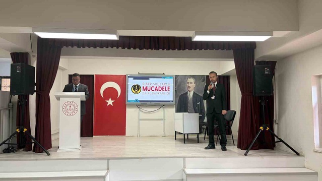 Afyonkarahisar'da 6 ilçede 715 öğrenci ve 56 öğretmene siber güvenlik eğitimi verildi