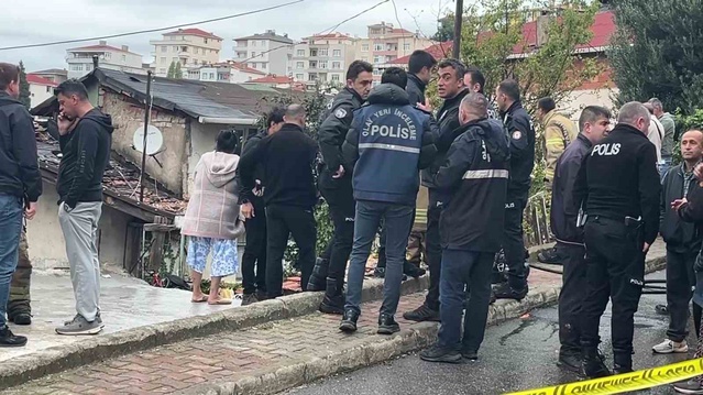 İstanbul Maltepe'de gecekonduyu saran alevler 12 yaşındaki çocuğun canını aldı