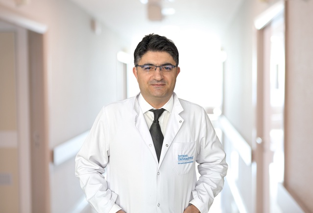 Doç. Dr. Botan, RSV'de nefes duraklaması görülen bebeklere acil yardım çağrısı yaptı