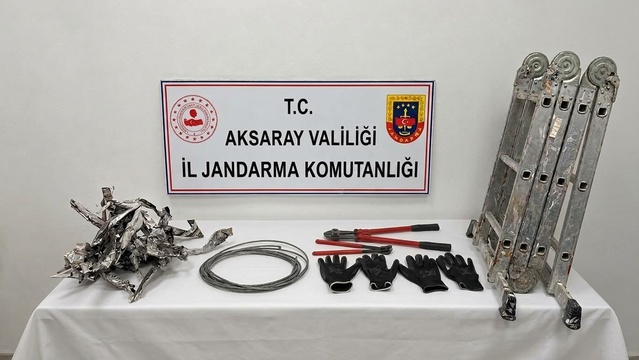 Aksaray Yenikent'te kablo çalan 2 şüpheli JASAT takibiyle yakalanıp mahkemece tutuklandı