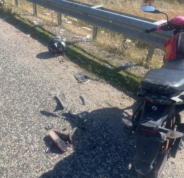 Adıyaman Besni'de motosiklet ile hafif ticari araç çarpıştı, 1 kişi yaralandı