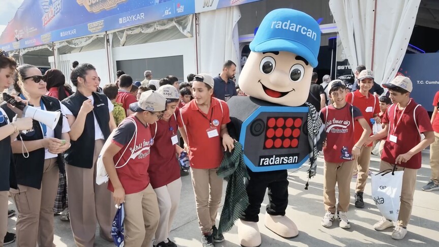 TEKNOFEST Güneydoğu'da öğrenciler "Radarcan"la halay çekti
