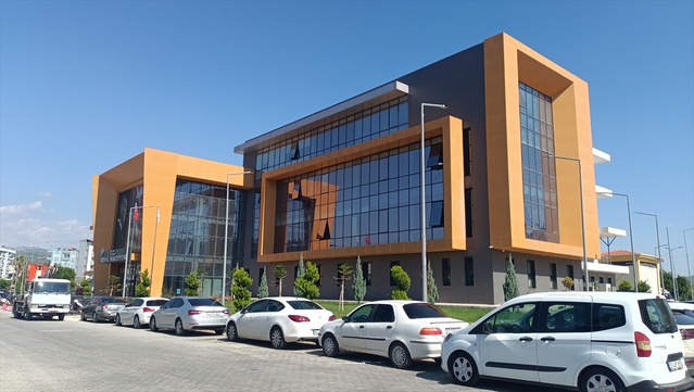Mersin Silifke'de belediye imar usulsüzlüğü iddiasıyla 7 şüpheli gözaltına alındı